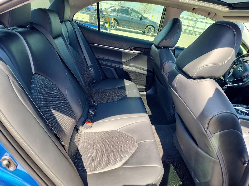 49150166 :رقم المزاد ، 4T1B61HK0JU098603 vin ، 2018 Toyota Camry مزاد بيع