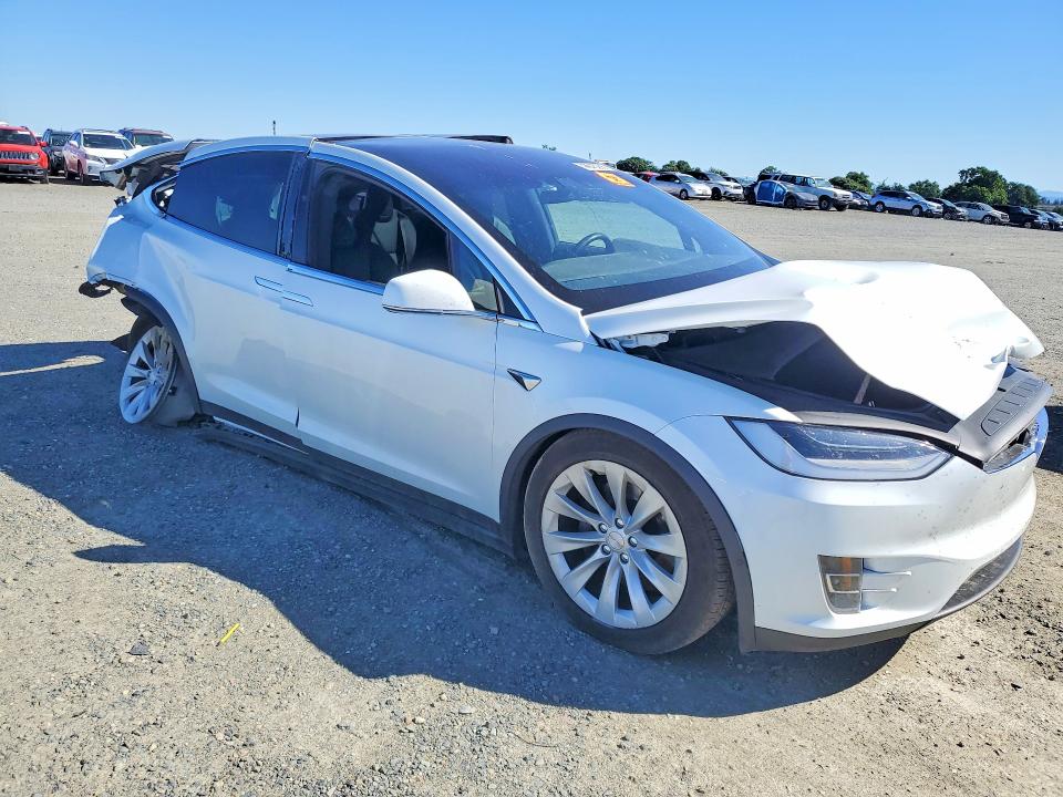 2020 Tesla Model X მანქანა იყიდება აუქციონზე, vin: 5YJXCBE27LF260932, აუქციონის ნომერი: 47945266