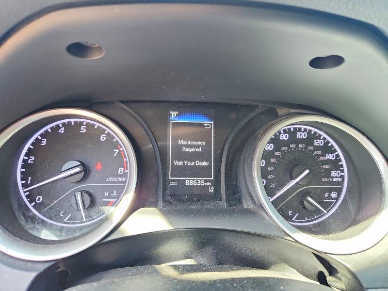48680986 :رقم المزاد ، 4T1C11AK2NU687140 vin ، 2022 Toyota Camry مزاد بيع