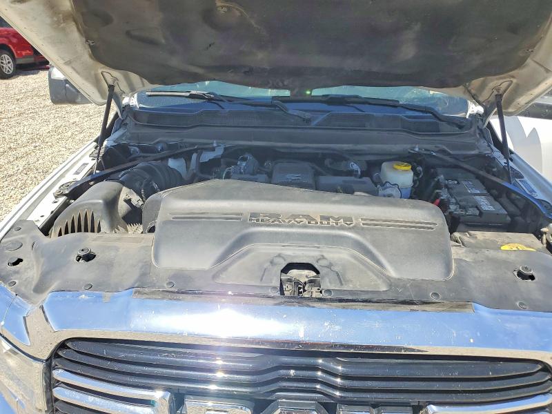 50742996 :رقم المزاد ، 3C63RRGLXNG415344 vin ، 2022 Ram 3500 مزاد بيع