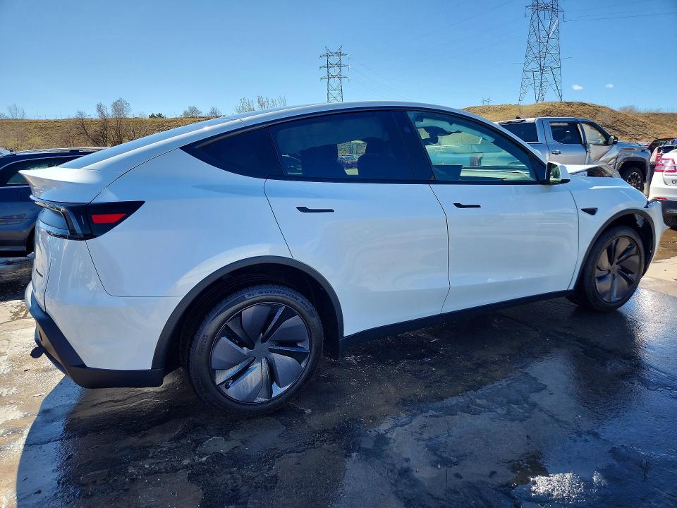 48472446 :رقم المزاد ، 7SAYGDEE4TF573048 vin ، 2026 Tesla Model Y مزاد بيع