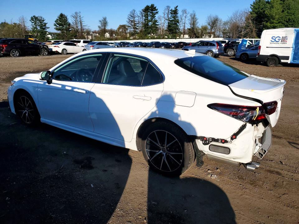 2022 Toyota Camry Hybrid მანქანა იყიდება აუქციონზე, vin: 4T1G31AK0NU579966, აუქციონის ნომერი: 47979726