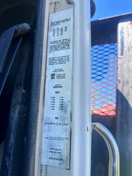 49104936 :رقم المزاد ، 4V2JCBLFXPR821861 vin ، 1993 White/gmc Conventional مزاد بيع