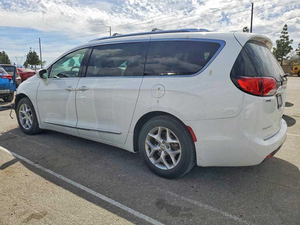 49706696 :رقم المزاد ، 2C4RC1BG0JR247699 vin ، 2018 Chrysler Pacifica مزاد بيع