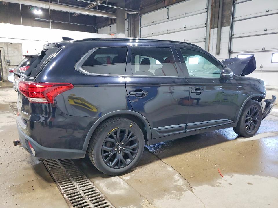 50719316 :رقم المزاد ، JA4AZ3A35JZ024029 vin ، 2018 Mitsubishi Outlander مزاد بيع