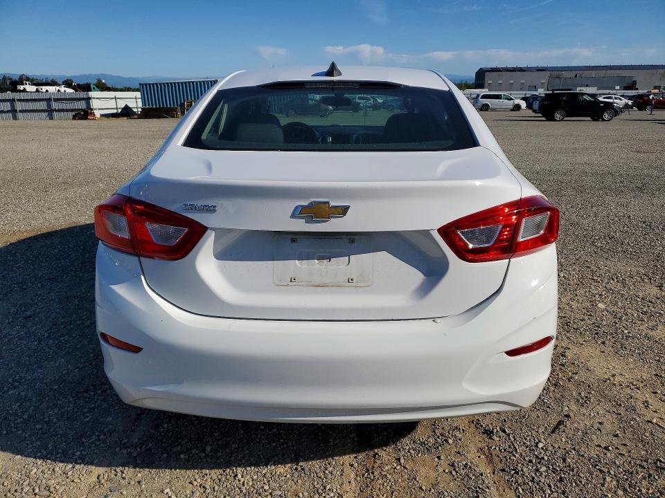 47580446 :رقم المزاد ، 1G1BC5SM8H7208314 vin ، 2017 Chevrolet Cruze مزاد بيع