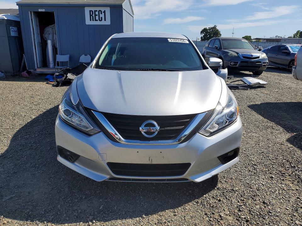 2018 Nissan Altima მანქანა იყიდება აუქციონზე, vin: 1N4AL3AP1JC215420, აუქციონის ნომერი: 51022456