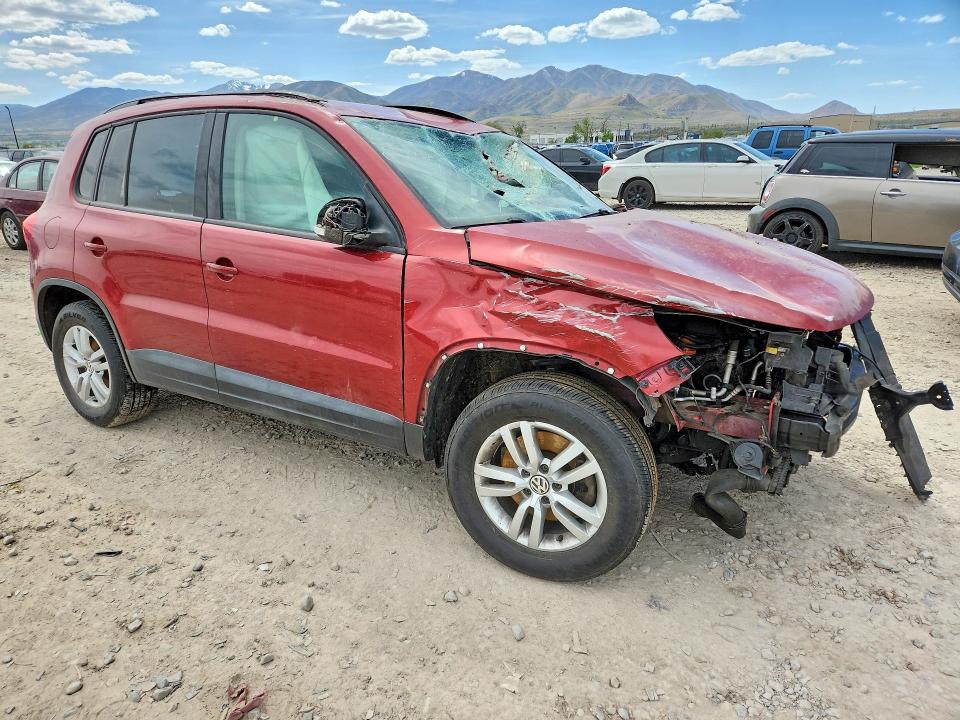 2015 Volkswagen Tiguan მანქანა იყიდება აუქციონზე, vin: WVGBV7AX8FW088649, აუქციონის ნომერი: 50313846