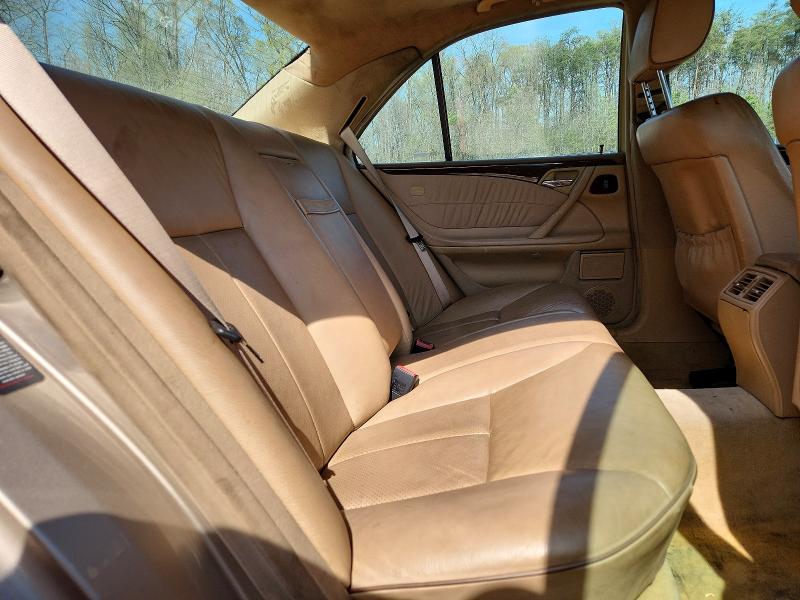 48150996 :رقم المزاد ، WDBJF65J4YB123676 vin ، 2000 Mercedes-benz E مزاد بيع