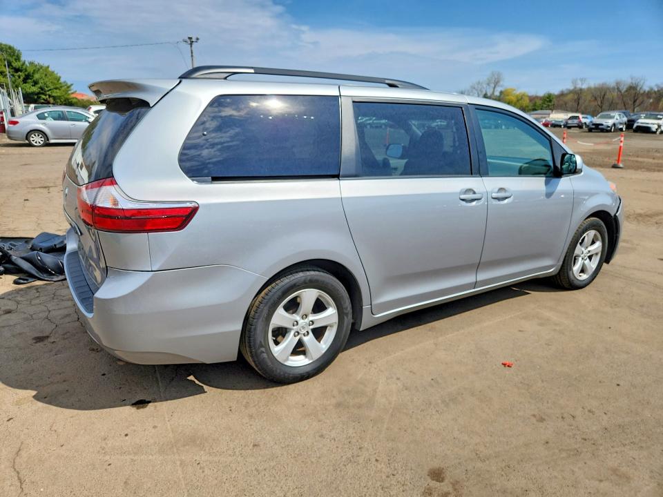 2015 Toyota Sienna მანქანა იყიდება აუქციონზე, vin: 5TDKK3DC3FS687361, აუქციონის ნომერი: 49920396