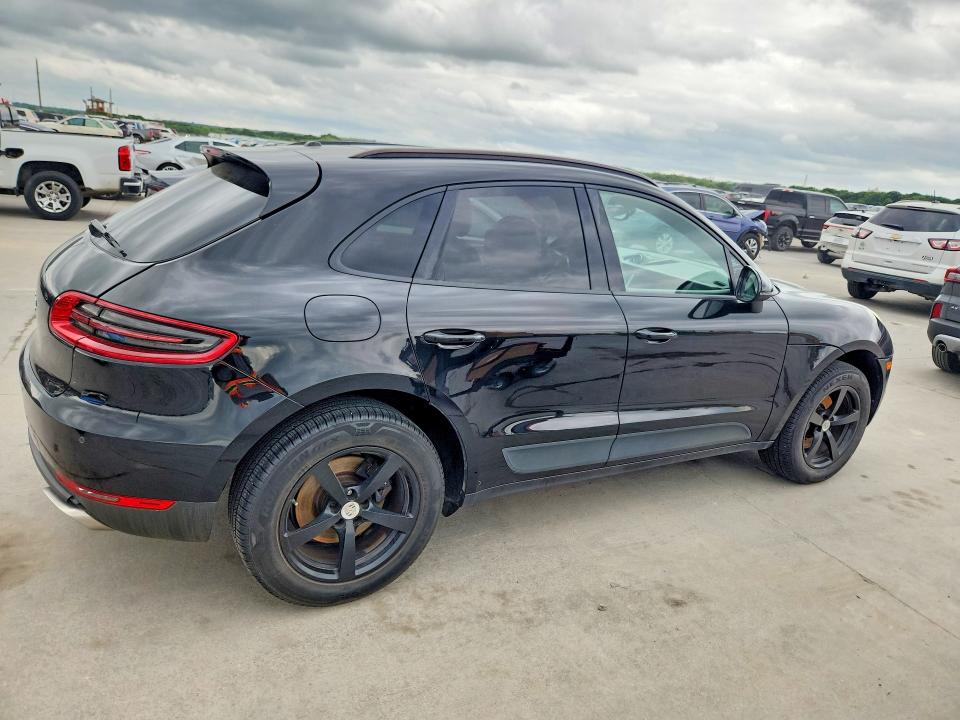 Auction sale of the 2017 Porsche Macan, vin: WP1AA2A51HLB05601, lot number: 49980436