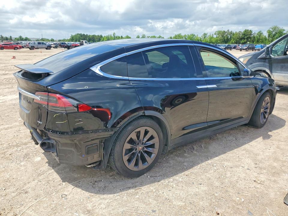 Продажа на аукционе авто 2018 Tesla Model X, vin: 5YJXCBE29JF136366, номер лота: 50615356