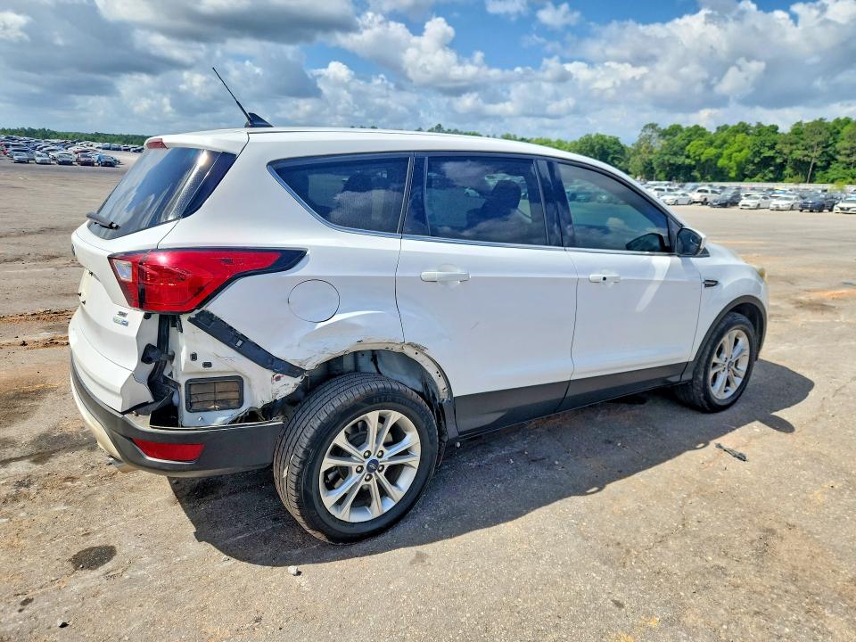 2019 Ford Escape მანქანა იყიდება აუქციონზე, vin: 1FMCU9G91KUB66609, აუქციონის ნომერი: 50172306