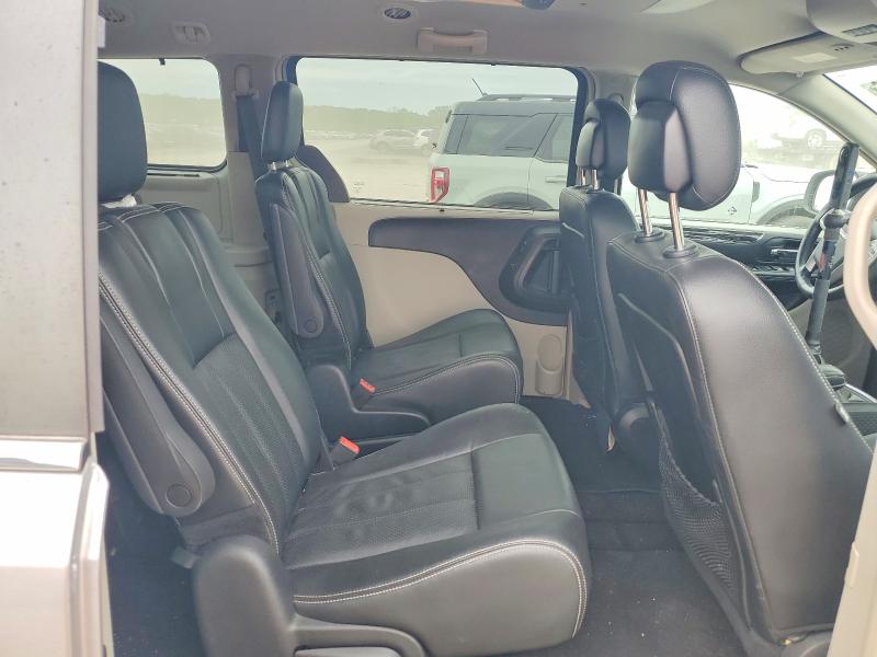 51772066 :رقم المزاد ، 2C4RC1CG6FR742527 vin ، 2015 Chrysler Town & Country مزاد بيع