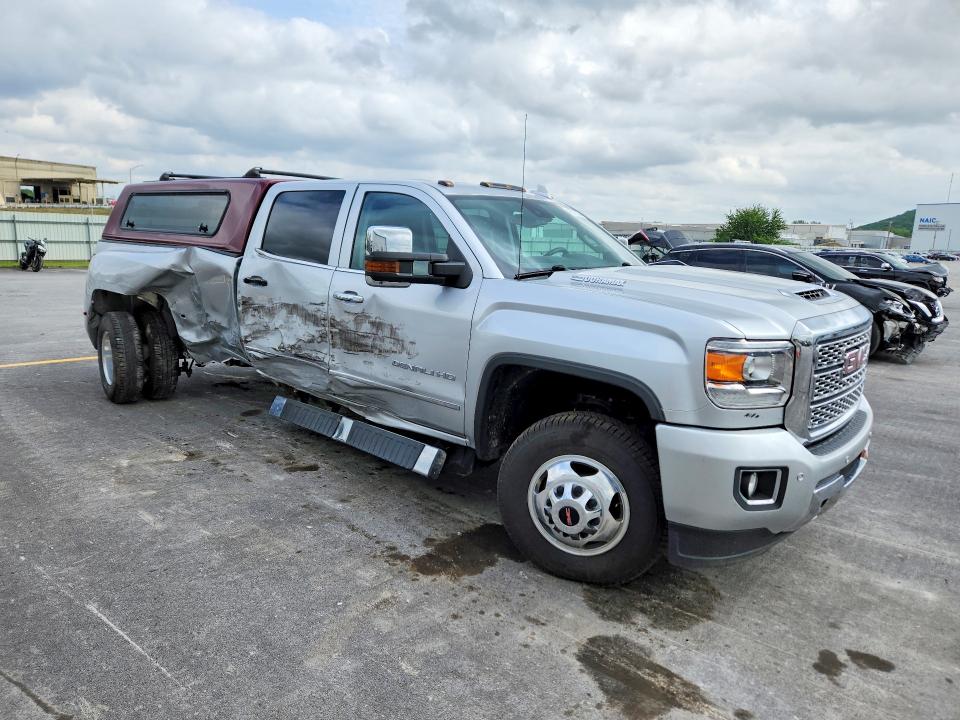 49717216 :رقم المزاد ، 1GT42YEY1JF103788 vin ، 2018 Gmc Sierra مزاد بيع