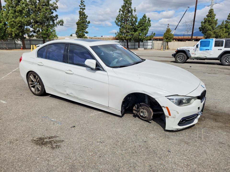 50807226 :رقم المزاد ، WBA8B9G55HNU49611 vin ، 2017 Bmw 330 مزاد بيع