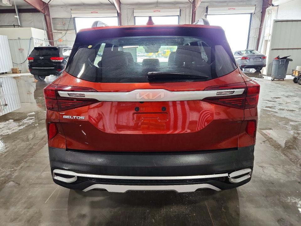 2022 Kia Seltos მანქანა იყიდება აუქციონზე, vin: KNDEUCA21N7340820, აუქციონის ნომერი: 48667746