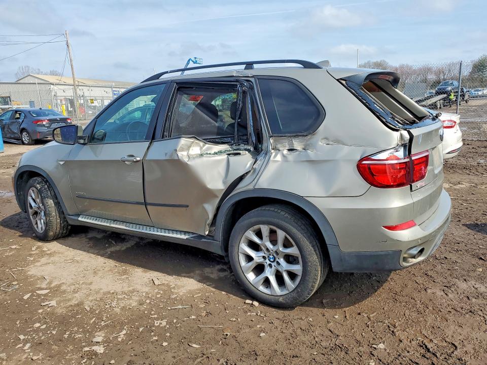 48648336 :رقم المزاد ، 5UXZV4C57BL406588 vin ، 2011 Bmw X5 مزاد بيع