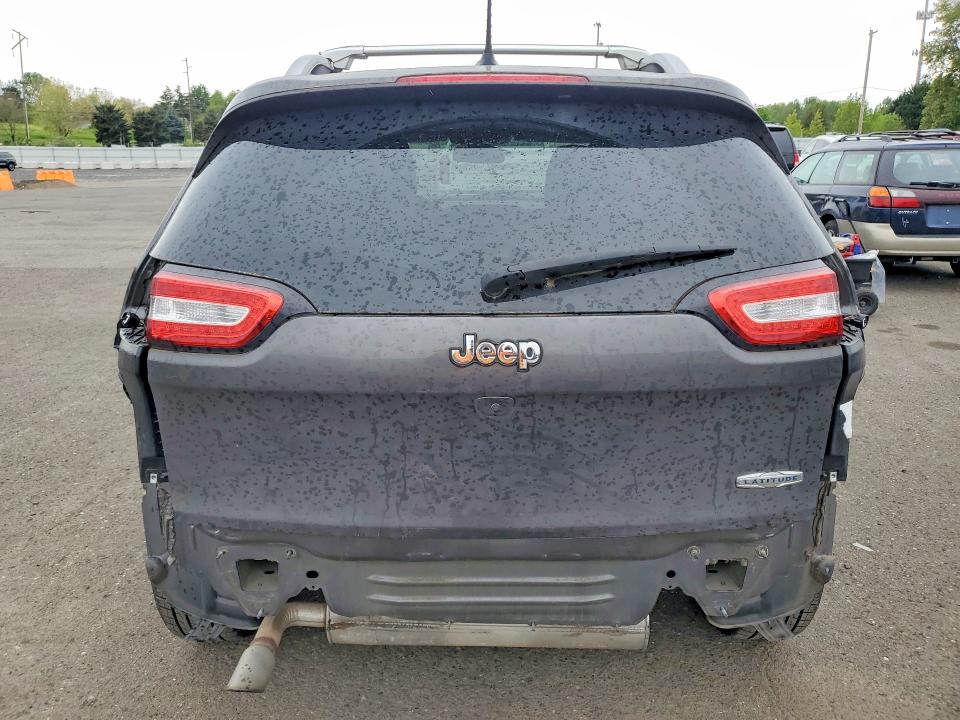49484276 :رقم المزاد ، 1C4PJLCB7GW374185 vin ، 2016 Jeep Cherokee مزاد بيع