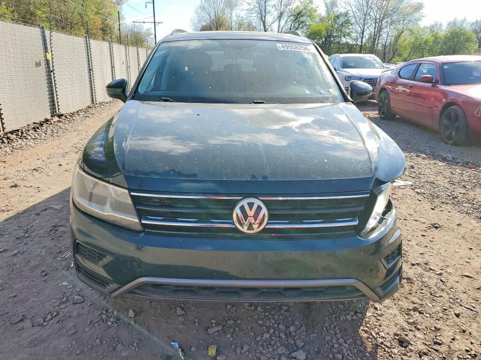 49958256 :رقم المزاد ، 3VV2B7AX6JM150508 vin ، 2018 Volkswagen Tiguan مزاد بيع