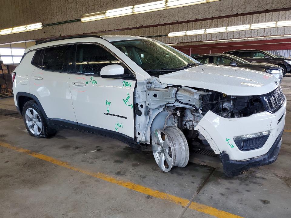 49638076 :رقم المزاد ، 3C4NJDBB2JT349822 vin ، 2018 Jeep Compass مزاد بيع
