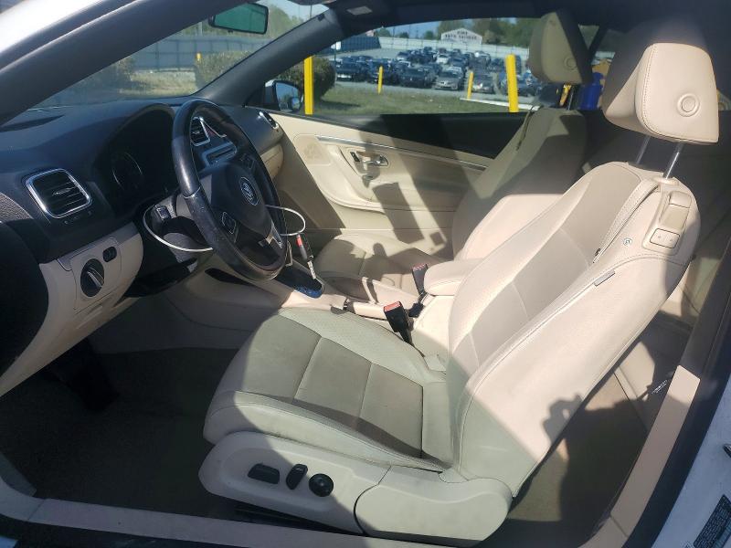 49334496 :رقم المزاد ، WVWBW8AH9FV001055 vin ، 2015 Volkswagen Eos مزاد بيع