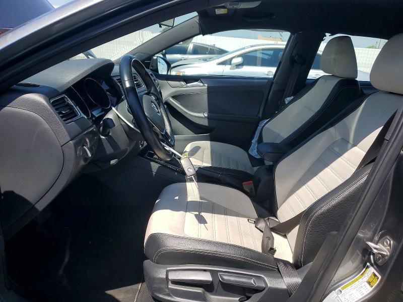 48941586 :رقم المزاد ، 3VWD17AJ9HM393808 vin ، 2017 Volkswagen Jetta مزاد بيع