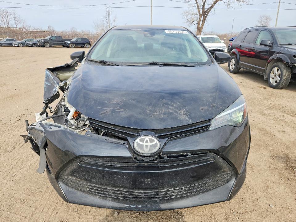 50700426 :رقم المزاد ، 2T1BURHE6JC077190 vin ، 2018 Toyota Corolla مزاد بيع