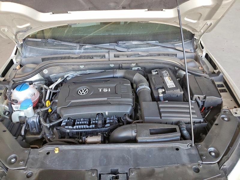 51553386 :رقم المزاد ، 3VWL17AJ3EM241904 vin ، 2014 Volkswagen Jetta مزاد بيع