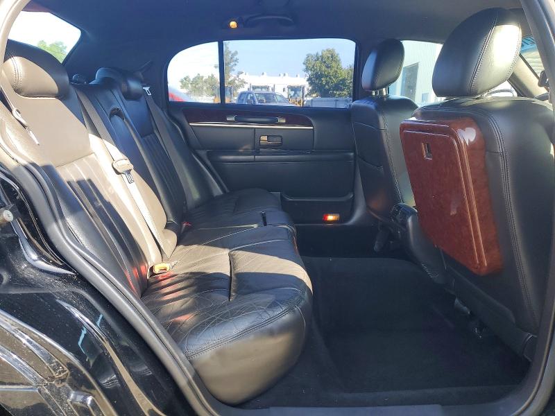 50200276 :رقم المزاد ، 2LNBL8EV5AX751161 vin ، 2010 Lincoln Town Car مزاد بيع
