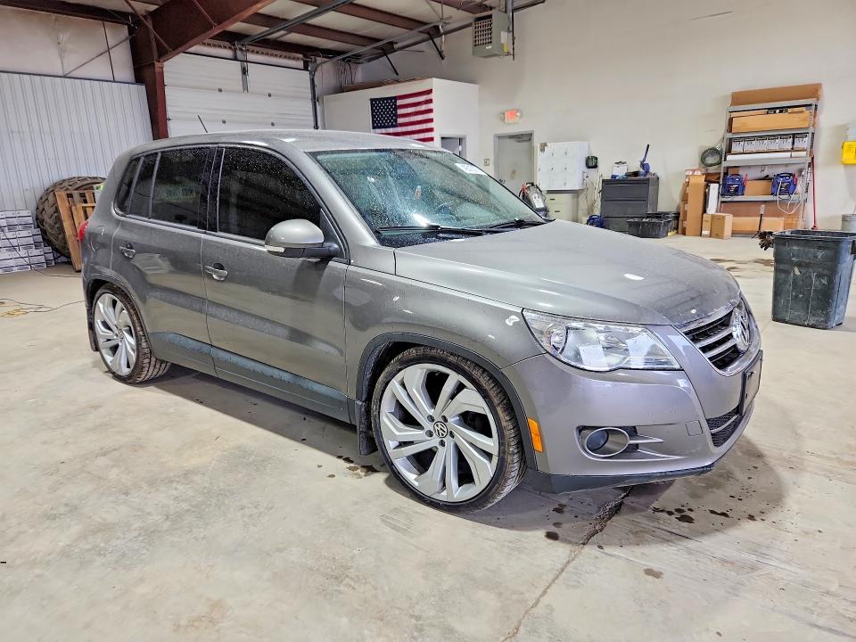 2011 Volkswagen Tiguan მანქანა იყიდება აუქციონზე, vin: WVGBV7AX1BW549927, აუქციონის ნომერი: 49313376
