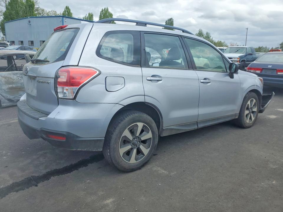 51033046 :رقم المزاد ، JF2SJABC0JH530184 vin ، 2018 Subaru Forester مزاد بيع