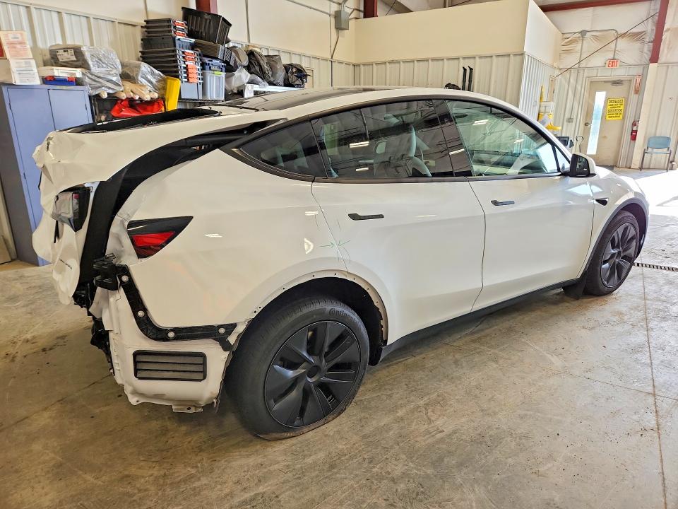 49672176 :رقم المزاد ، 7SAYGDEE1RF207993 vin ، 2024 Tesla Model Y مزاد بيع