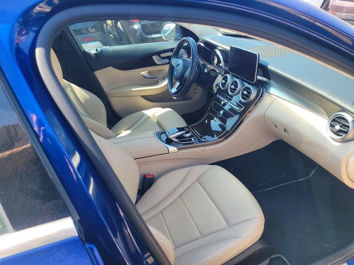 51319076 :رقم المزاد ، 55SWF4KB2JU260741 vin ، 2018 Mercedes-benz C مزاد بيع