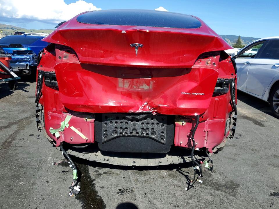 48696146 :رقم المزاد ، 7SAYGAEE1NF383306 vin ، 2022 Tesla Model Y مزاد بيع