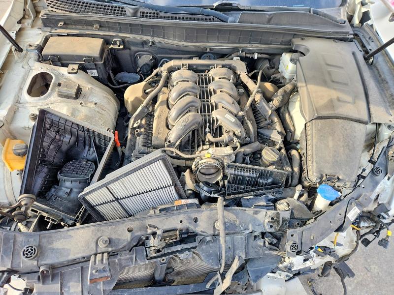 Продажа на аукционе авто 2015 Kia K900, vin: KNALW4D40F6022857, номер лота: 49893966
