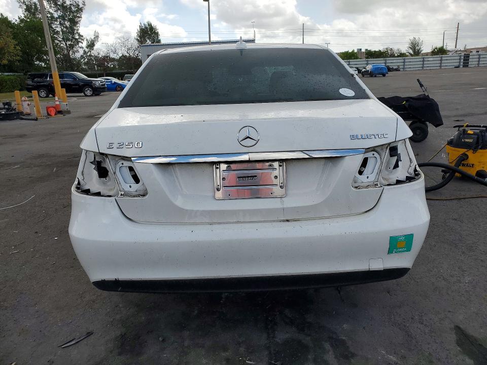 51080296 :رقم المزاد ، WDDHF0EB7EA900381 vin ، 2014 Mercedes-benz E مزاد بيع