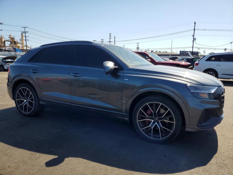 48613116 :رقم المزاد ، WA1EVAF1XMD032847 vin ، 2021 Audi Q8 مزاد بيع