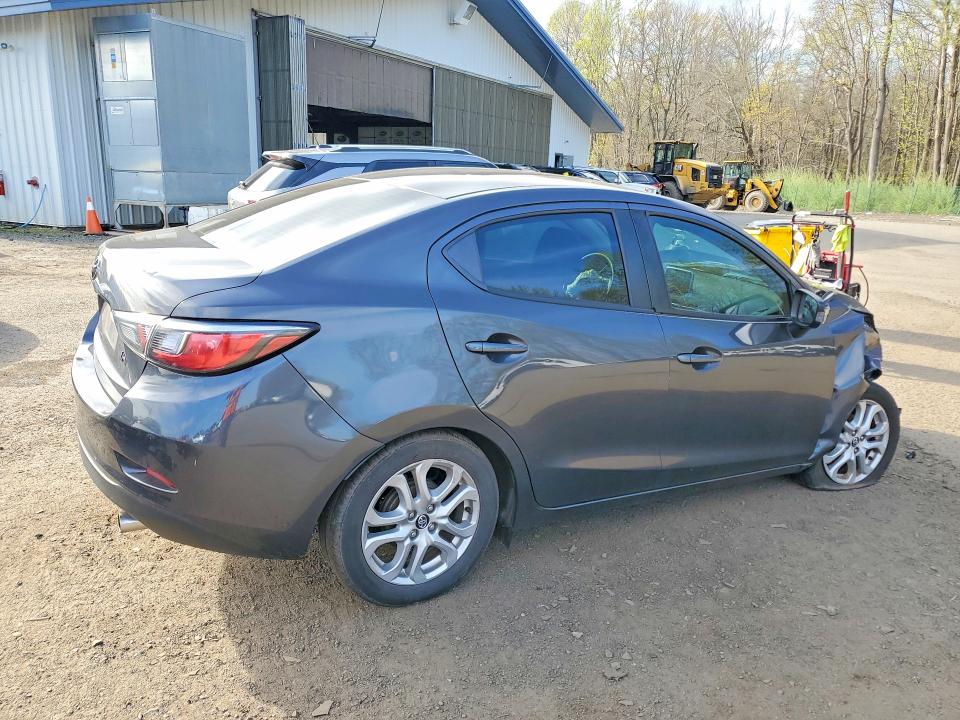 50248016 :رقم المزاد ، 3MYDLBYV2JY319624 vin ، 2018 Toyota Yaris Ia مزاد بيع