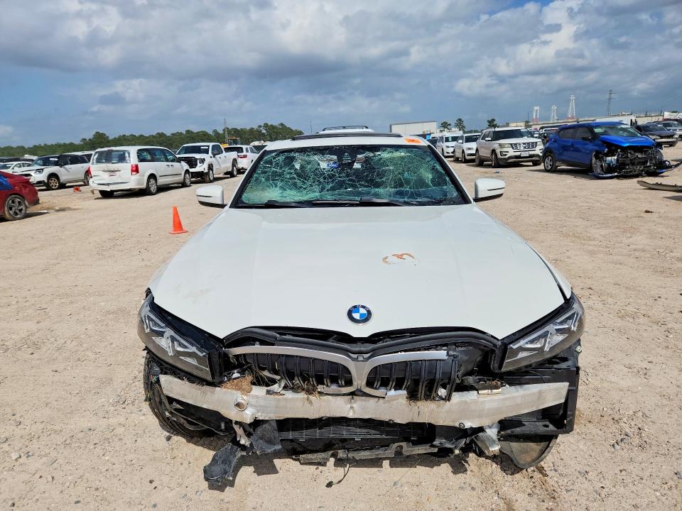 49840316 :رقم المزاد ، 3MW69FF09P8D46796 vin ، 2023 Bmw 330i Xdrive 4dr Awd مزاد بيع