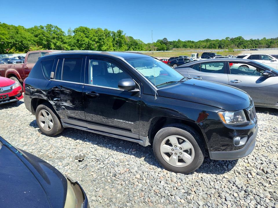 46891656 :رقم المزاد ، 1C4NJCBA2FD400525 vin ، 2015 Jeep Compass مزاد بيع