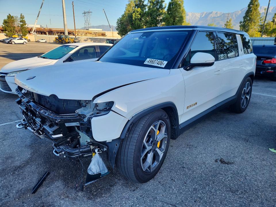 49607406 :رقم المزاد ، 7PDSGABA5PN027491 vin ، 2023 Rivian R1s مزاد بيع