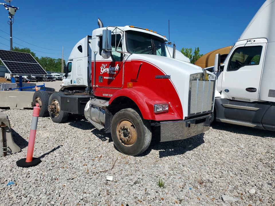 Продажа на аукционе авто 2000 Kenworth Construction, vin: 1XKDD09X2YJ831077, номер лота: 48779056