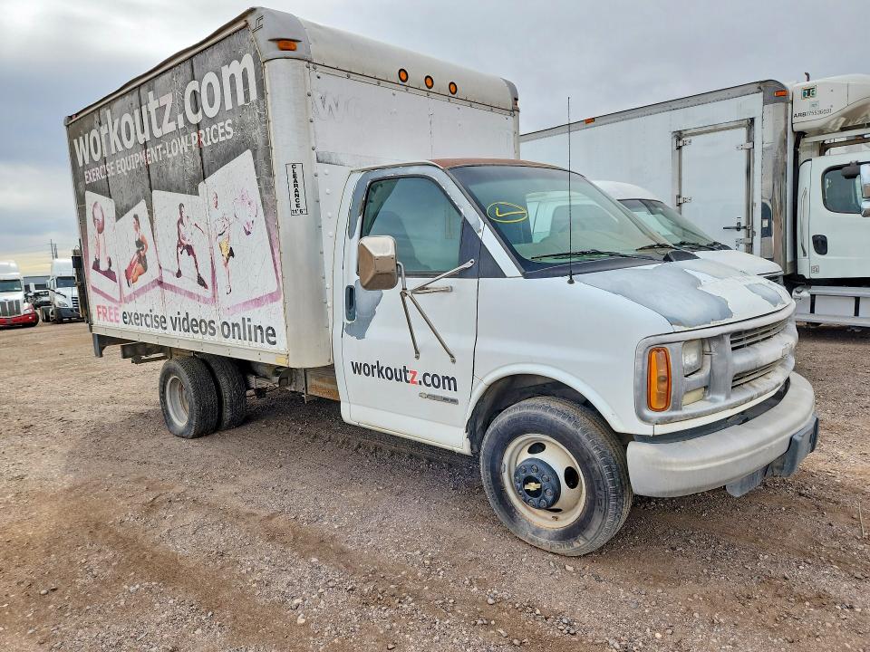 48908216 :رقم المزاد ، 1GBHG31R621236442 vin ، 2002 Chev Express G3500 مزاد بيع