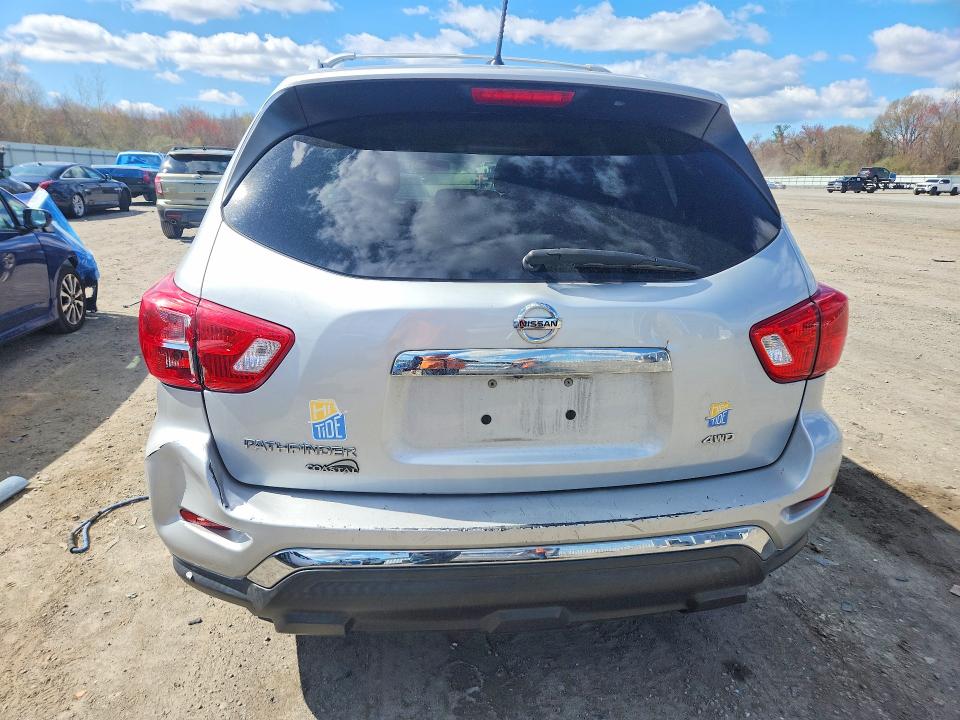 50944706 :رقم المزاد ، 5N1DR2MM0JC650166 vin ، 2018 Nissan Pathfinder مزاد بيع