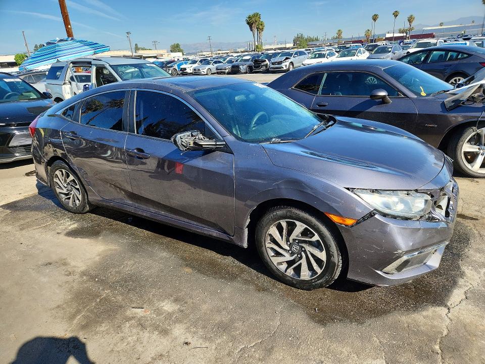 2017 Honda Civic მანქანა იყიდება აუქციონზე, vin: 2HGFC2F72HH507637, აუქციონის ნომერი: 50358126