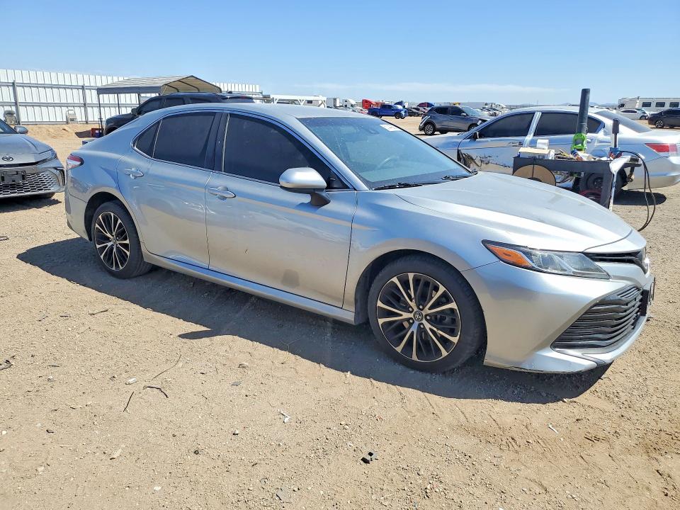 2018 Toyota Camry მანქანა იყიდება აუქციონზე, vin: 4T1B11HK1JU108828, აუქციონის ნომერი: 51442666