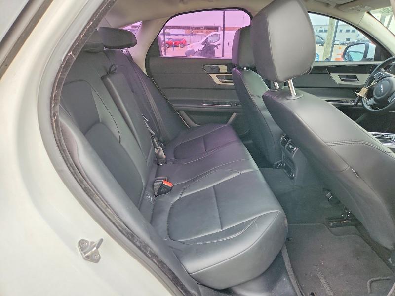 Продажа на аукционе авто 2018 Jaguar Xf, vin: SAJBR4FX5JCY70175, номер лота: 51976936