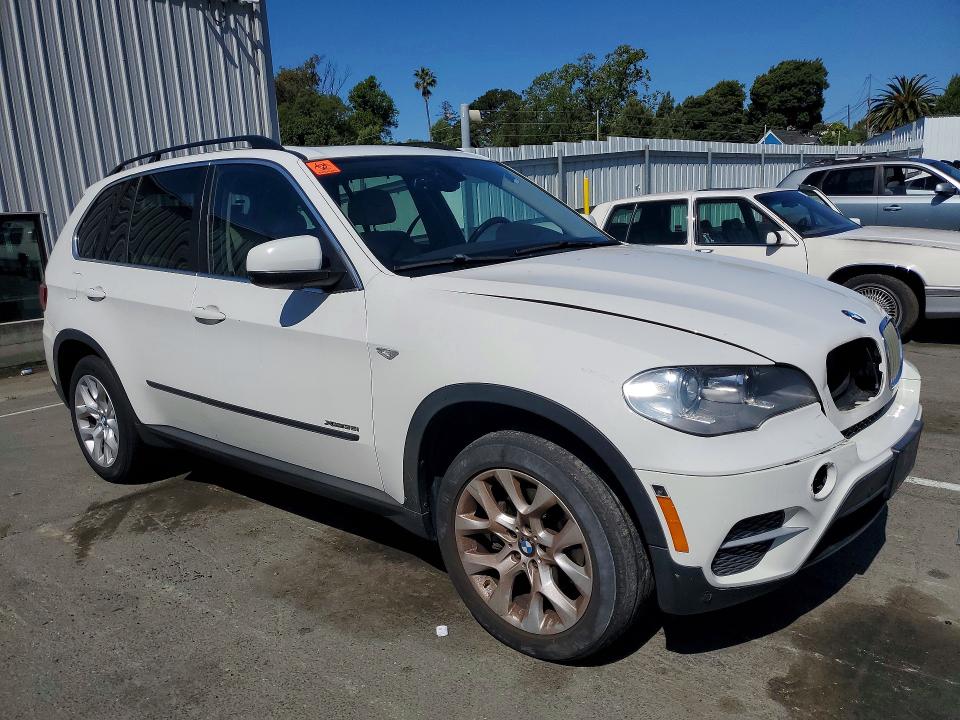 51589626 :رقم المزاد ، 5UXZV4C52D0E10880 vin ، 2013 Bmw X5 مزاد بيع
