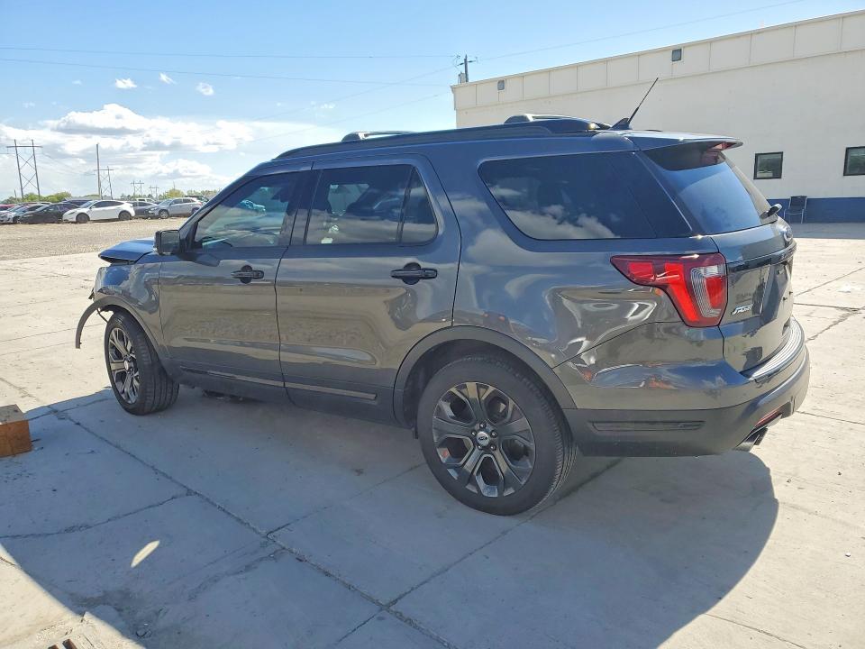 52067956 :رقم المزاد ، 1FM5K8GT9JGA80241 vin ، 2018 Ford Explorer مزاد بيع